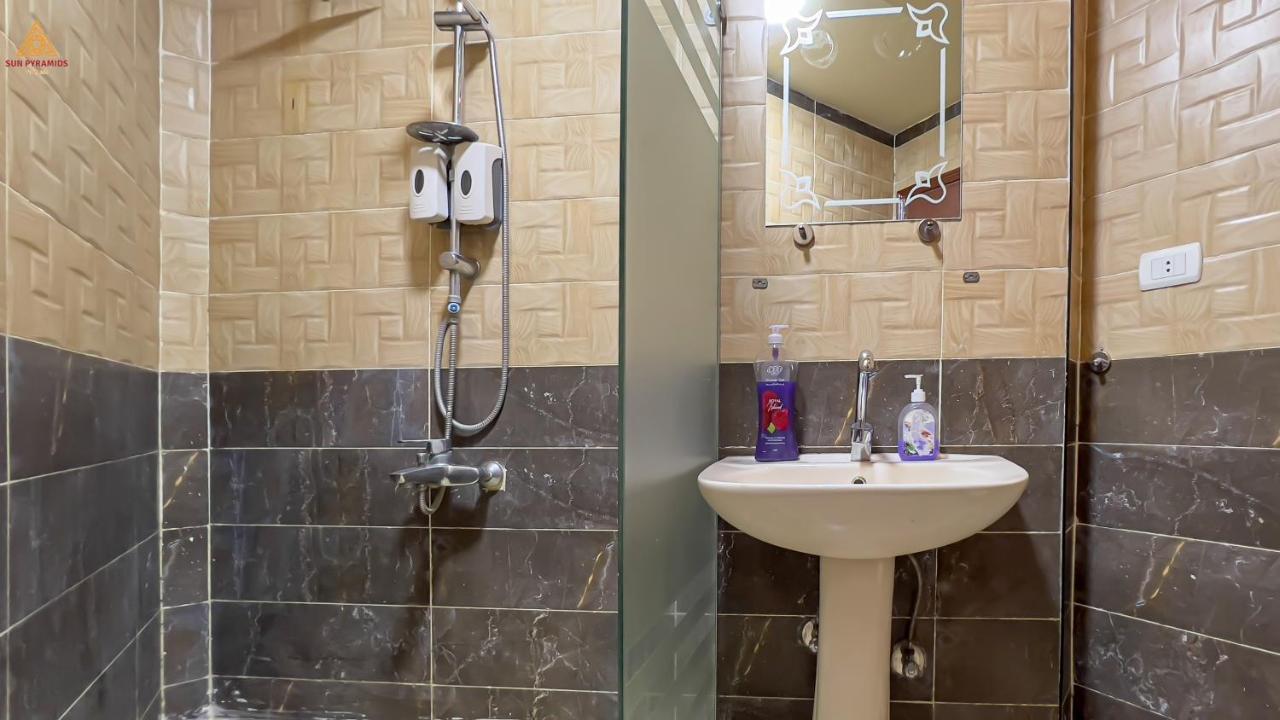 Full Pyramids View Apartment With Balcony For 8 P Kafret el-Gabal Εξωτερικό φωτογραφία