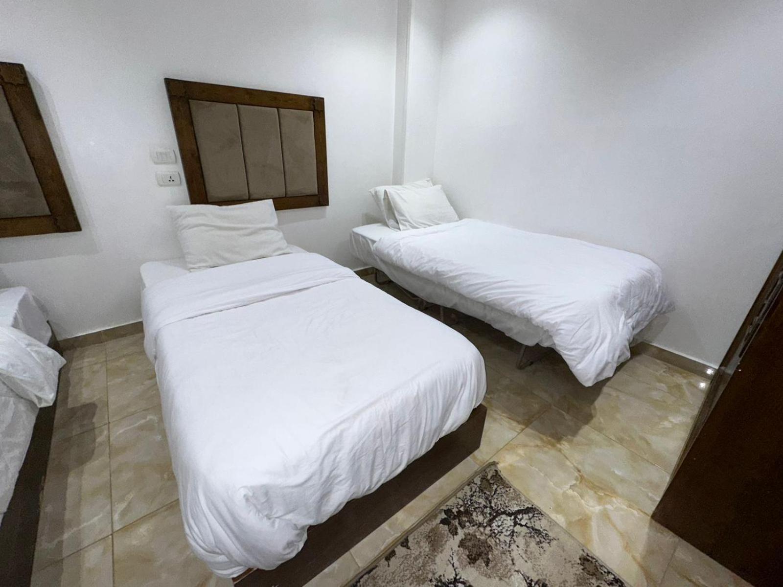 Full Pyramids View Apartment With Balcony For 8 P Kafret el-Gabal Εξωτερικό φωτογραφία