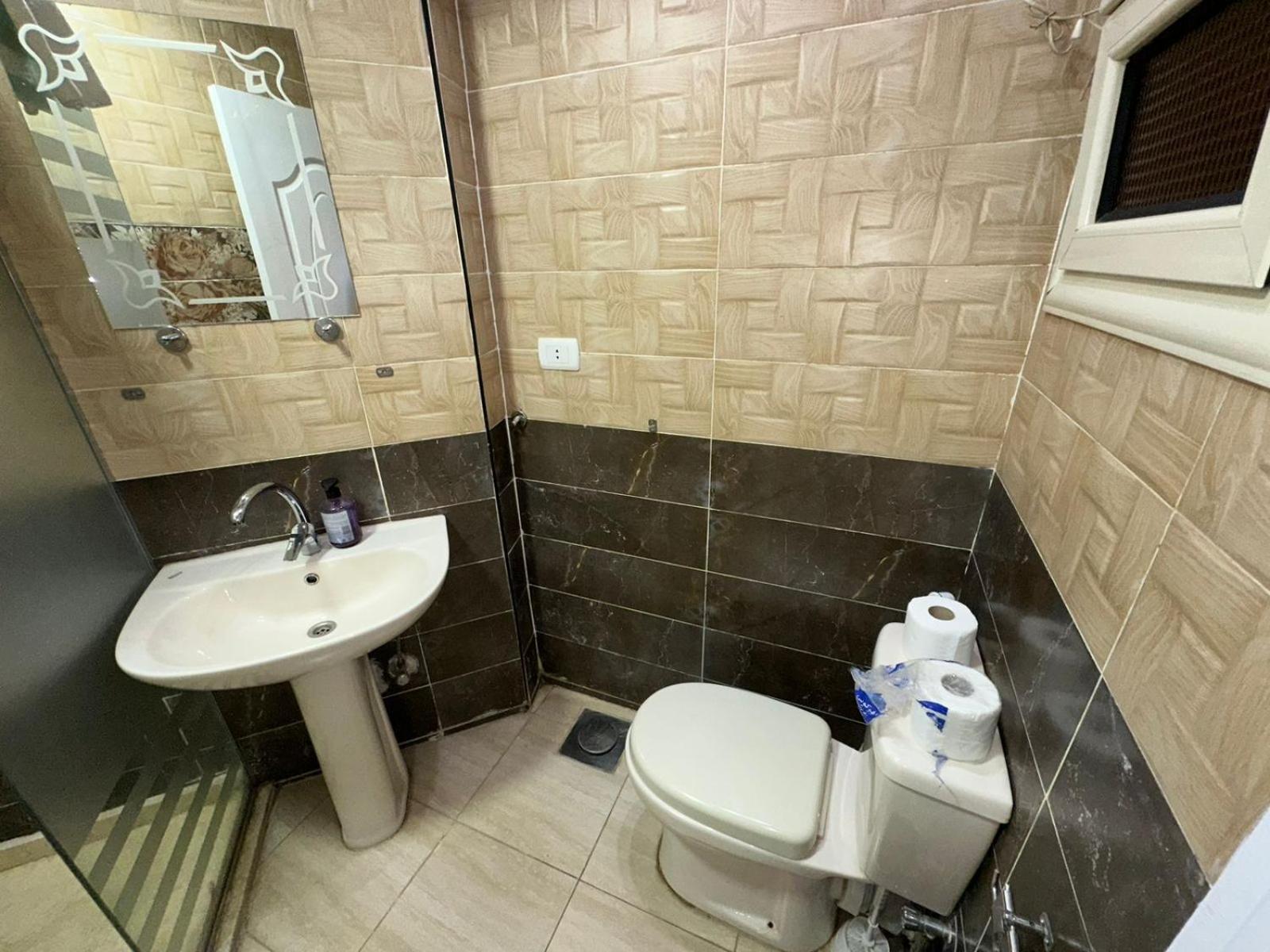 Full Pyramids View Apartment With Balcony For 8 P Kafret el-Gabal Εξωτερικό φωτογραφία