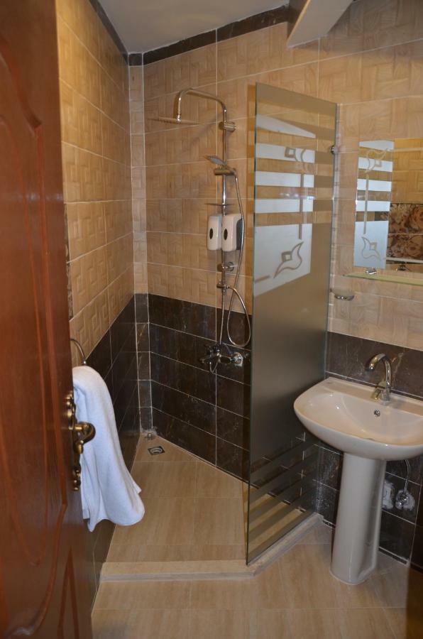 Full Pyramids View Apartment With Balcony For 8 P Kafret el-Gabal Εξωτερικό φωτογραφία